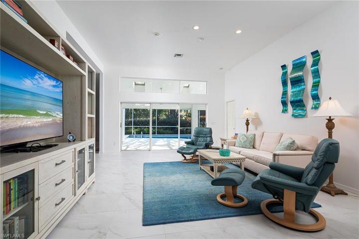 7650  San Sebastian  WAY, Naples, FL 34109