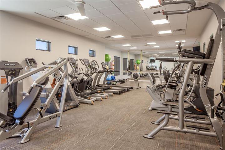 7650  San Sebastian  WAY, Naples, FL 34109