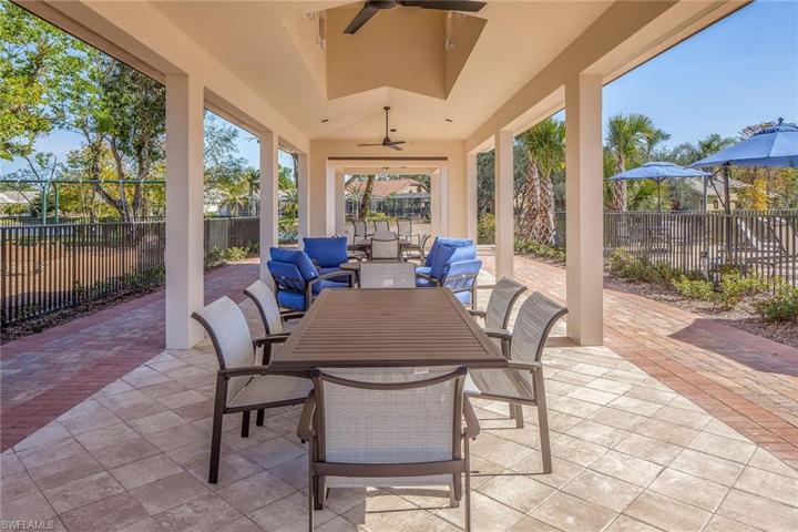 7650  San Sebastian  WAY, Naples, FL 34109
