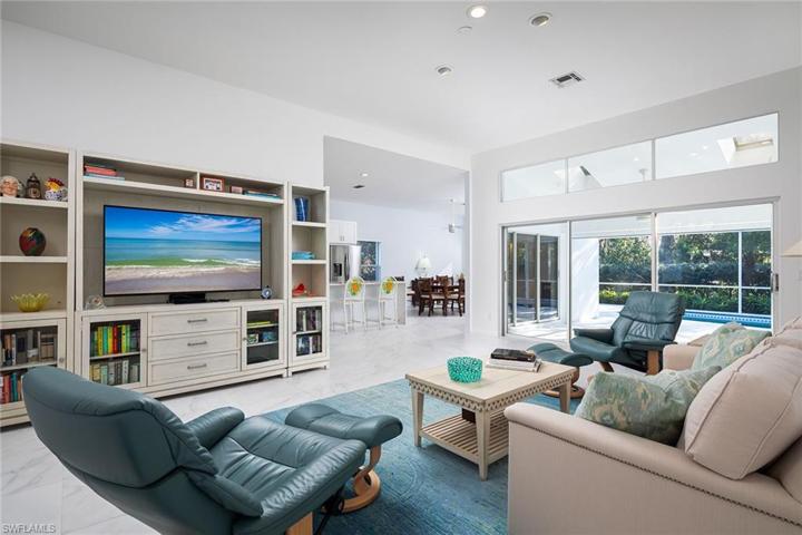7650  San Sebastian  WAY, Naples, FL 34109