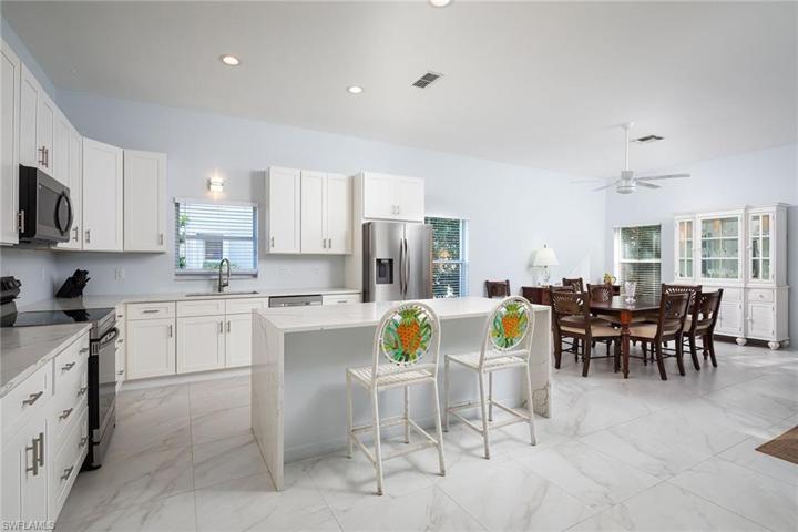 7650  San Sebastian  WAY, Naples, FL 34109