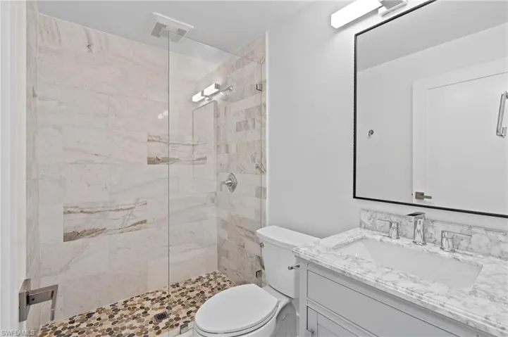 11  Knights Bridge  RD, Naples, FL 34112