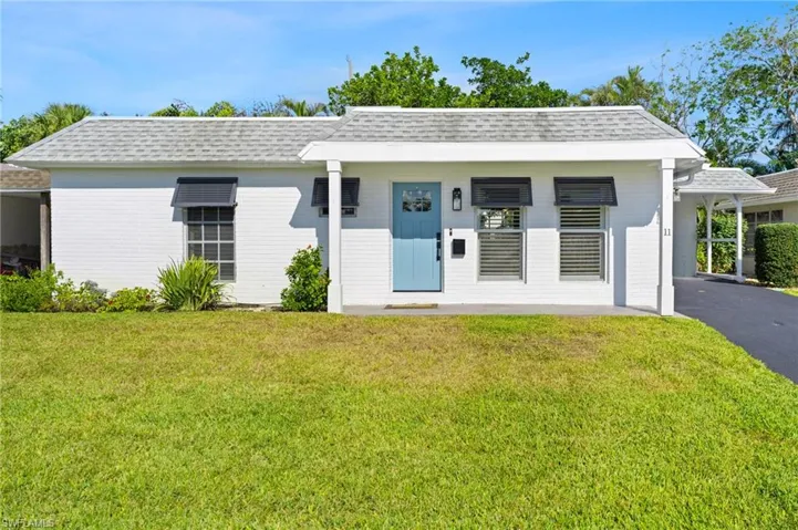 11  Knights Bridge  RD, Naples, FL 34112