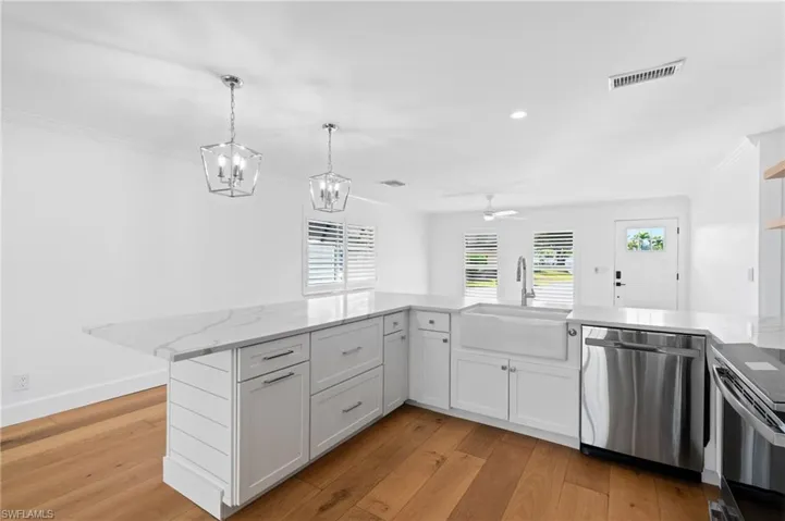 11  Knights Bridge  RD, Naples, FL 34112