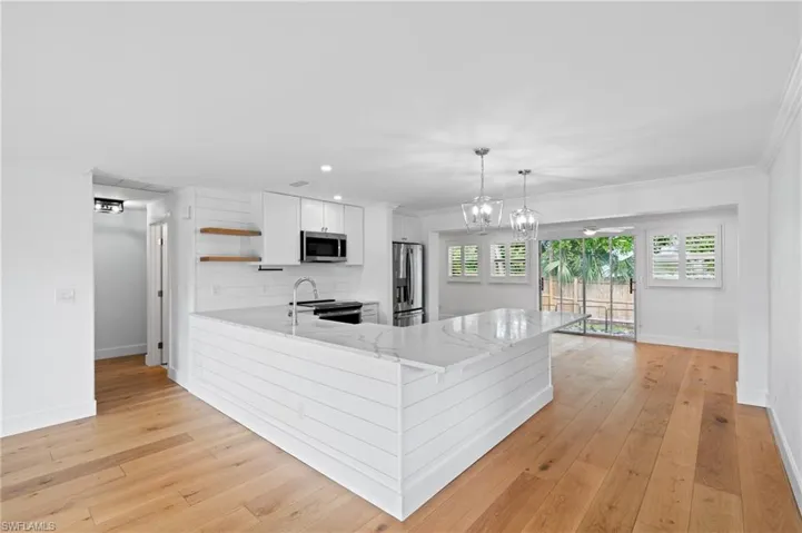 11  Knights Bridge  RD, Naples, FL 34112