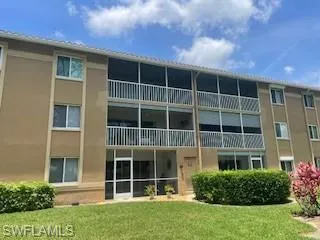 View of apartment building / complex