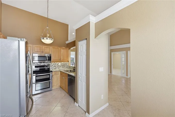 2650 Creek Ln 202, Naples, Florida 34119