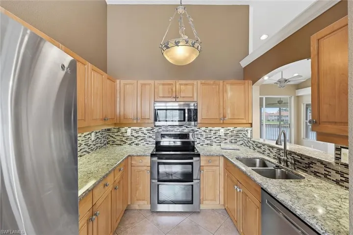 2650 Creek Ln 202, Naples, Florida 34119