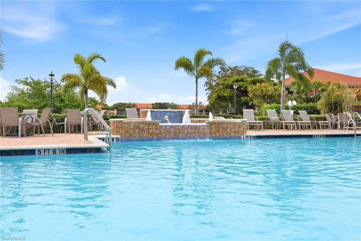 2650 Creek Ln 202, Naples, Florida 34119