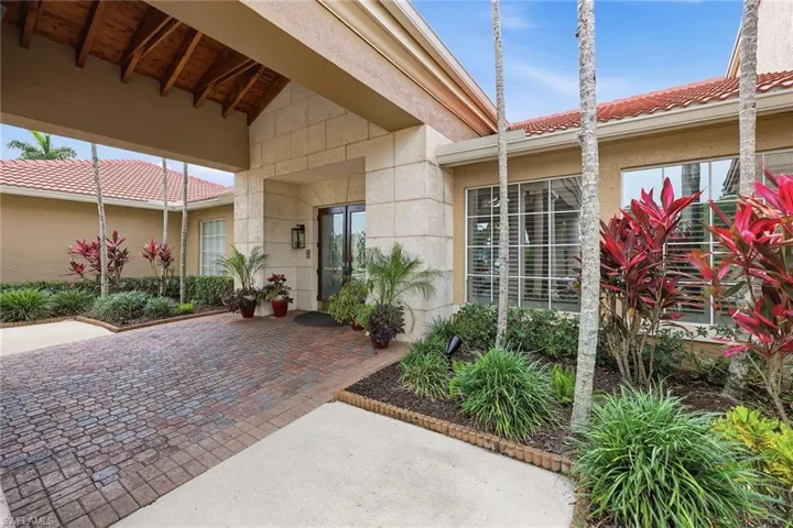2650 Creek Ln 202, Naples, Florida 34119