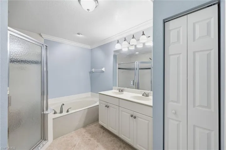 2650 Creek Ln 202, Naples, Florida 34119