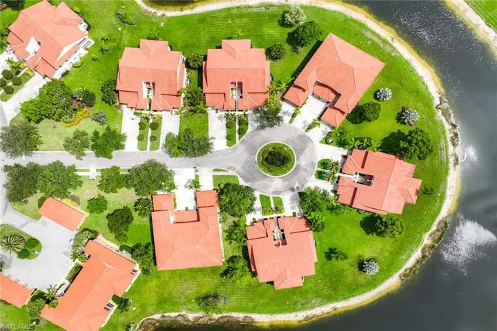 2650 Creek Ln 202, Naples, Florida 34119