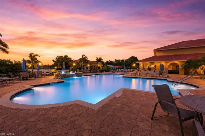 2650 Creek Ln 202, Naples, Florida 34119