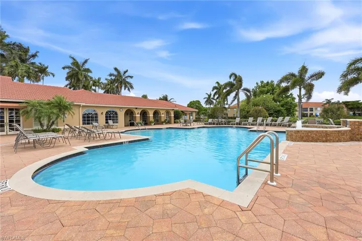2650 Creek Ln 202, Naples, Florida 34119
