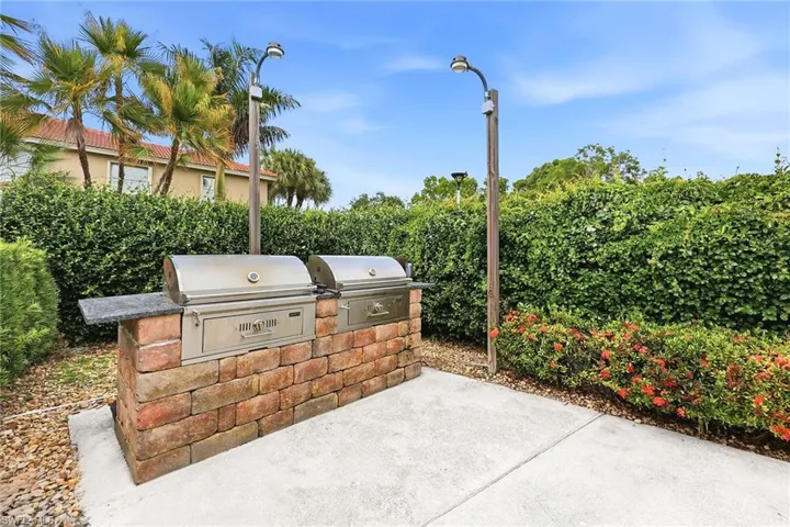 2650 Creek Ln 202, Naples, Florida 34119