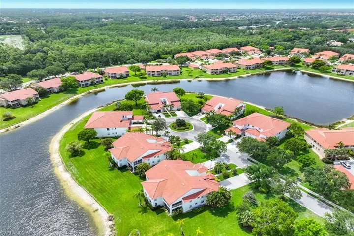 2650 Creek Ln 202, Naples, Florida 34119