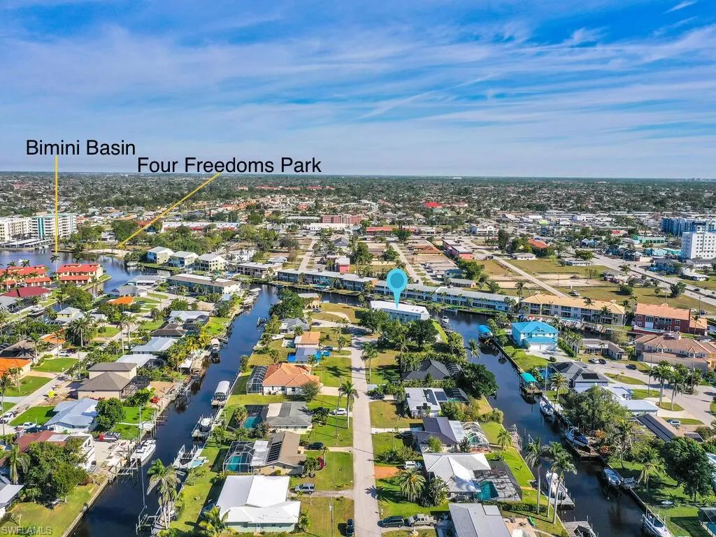 5111 Manor CT, Cape Coral, FL 33904,225027125