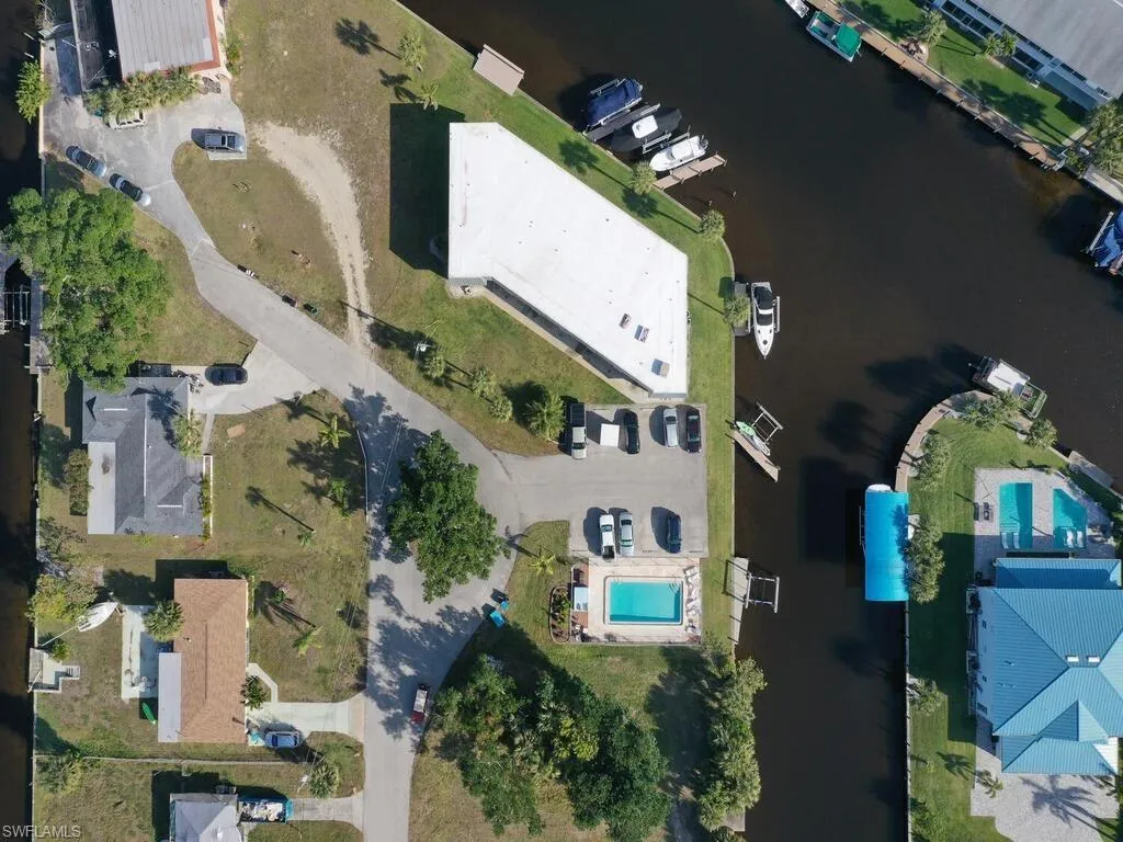 5111 Manor CT, Cape Coral, FL 33904,225027125