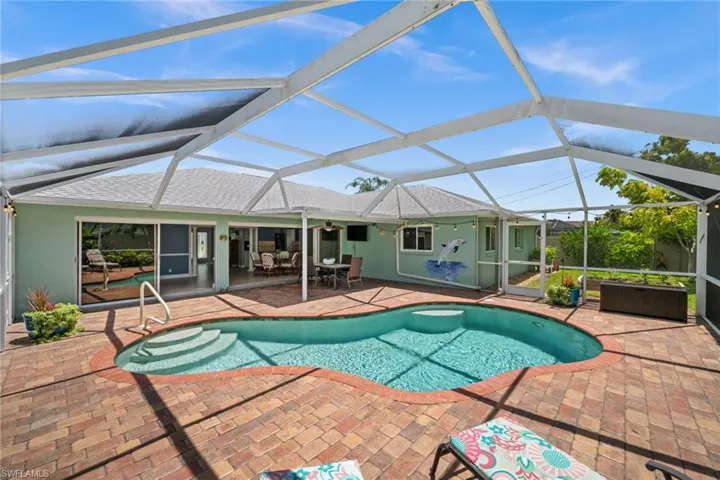Sunny South-facing pool for all day sun!