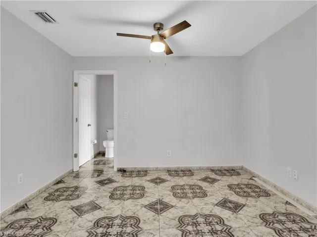912 SE 5th  PL, Cape Coral, FL 33990