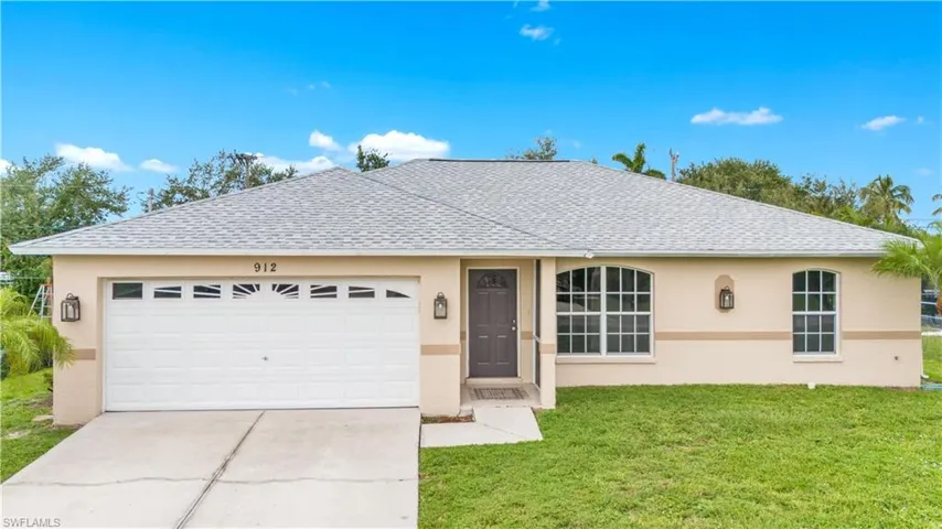 912 SE 5th  PL, Cape Coral, FL 33990