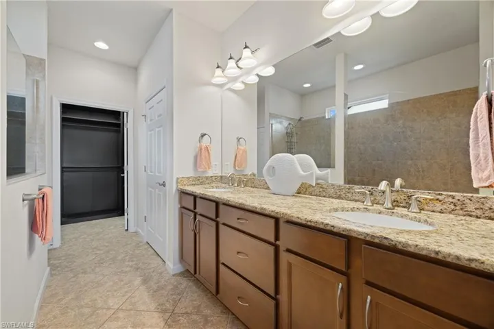 7022 Live Oak Dr, Naples, Florida 34114