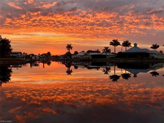 Beautiful sunrise views from your backyard lanai
