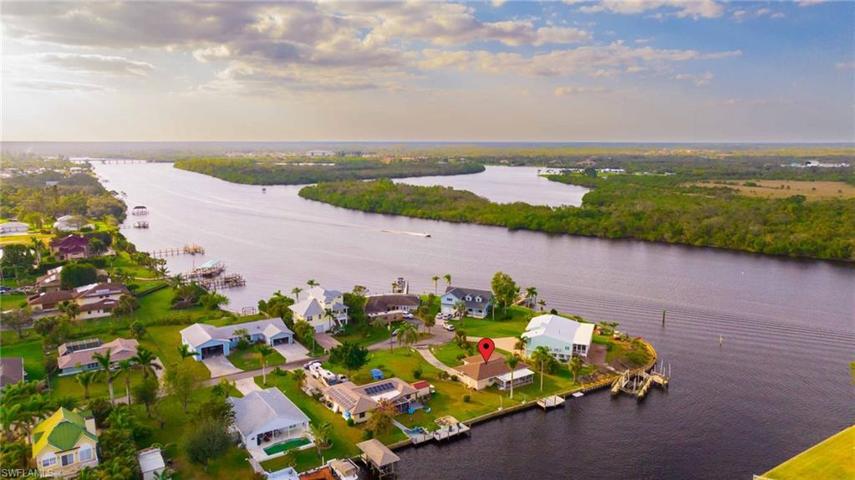 Head this way to Downtown Fort Myers & The Gulf of Mexico