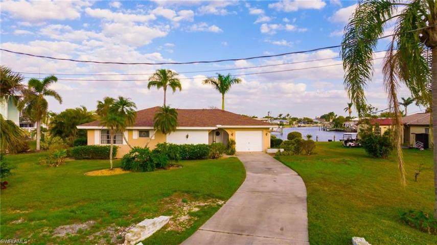 Welcome home to 1966 Bahama Ave. Fort Myers, FL