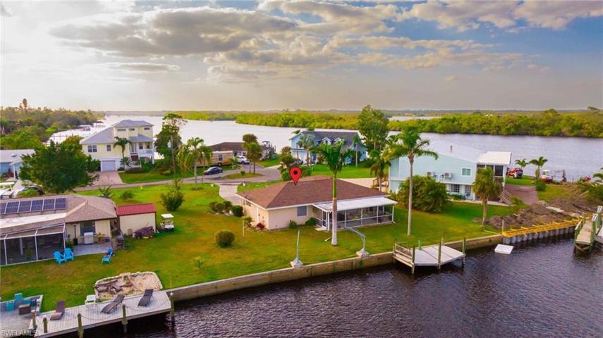 This home has 80+ feet of waterfront property.