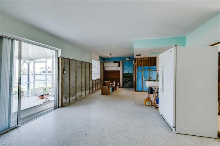 This dining area is just off the kitchen