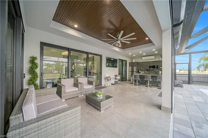 1612 Nw 37th Ave, Cape Coral, Florida 33993