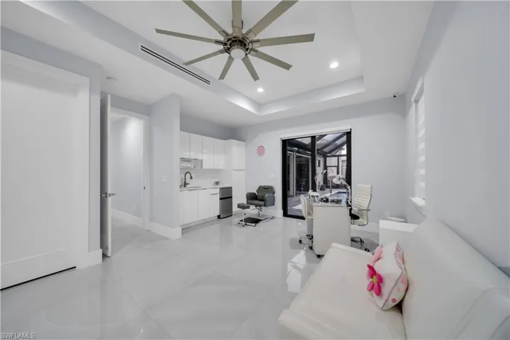 1612 Nw 37th Ave, Cape Coral, Florida 33993