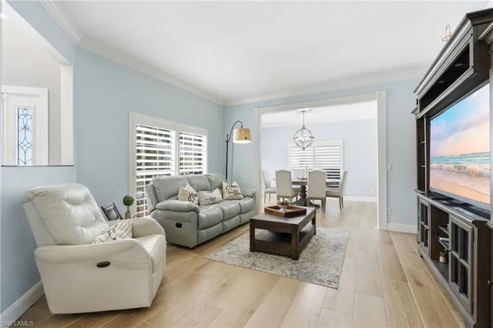 308 Wentworth Ct, Naples, Florida 34104