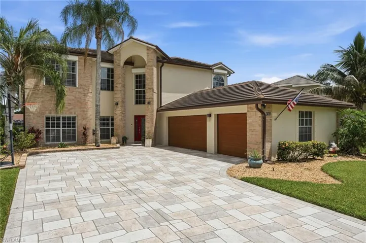 308 Wentworth Ct, Naples, Florida 34104