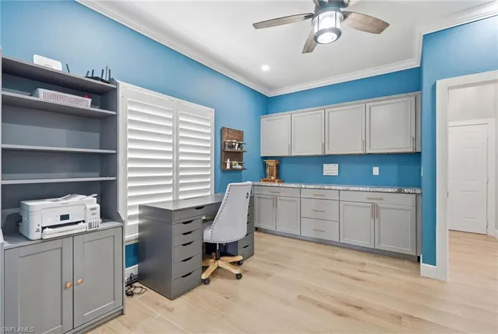 308 Wentworth Ct, Naples, Florida 34104