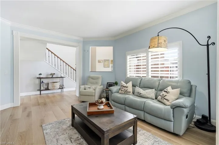 308 Wentworth Ct, Naples, Florida 34104