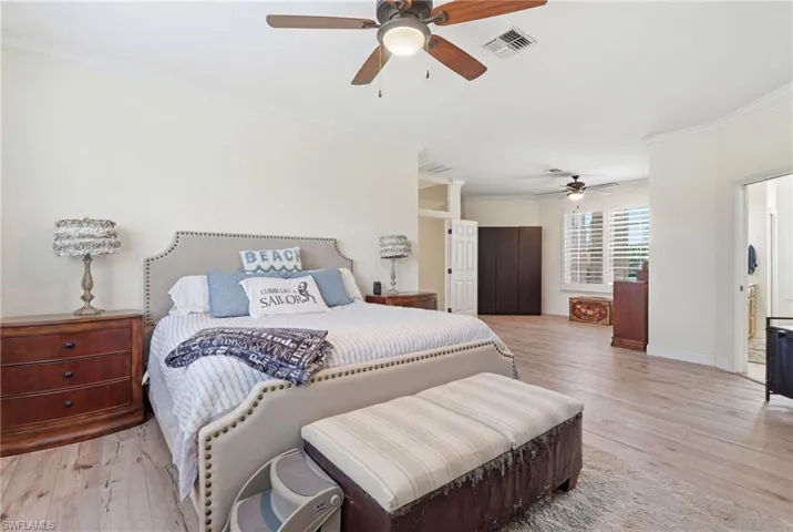 308 Wentworth Ct, Naples, Florida 34104