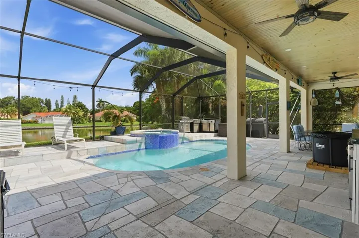 308 Wentworth Ct, Naples, Florida 34104