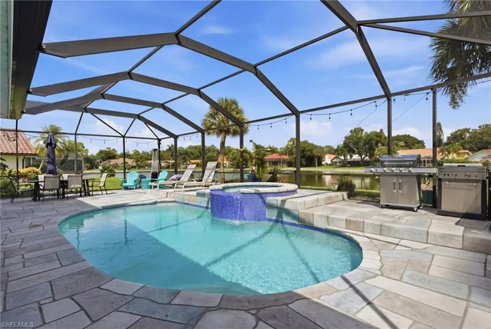 308 Wentworth Ct, Naples, Florida 34104