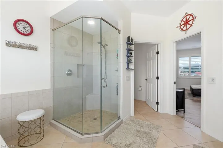 308 Wentworth Ct, Naples, Florida 34104