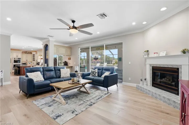 308 Wentworth Ct, Naples, Florida 34104