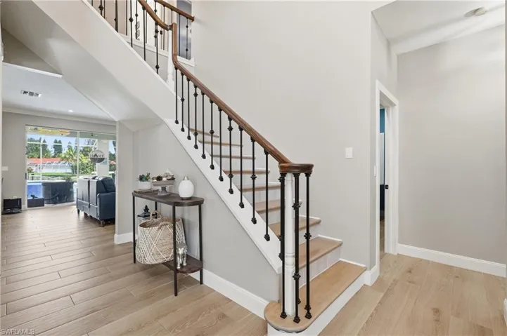 308 Wentworth Ct, Naples, Florida 34104