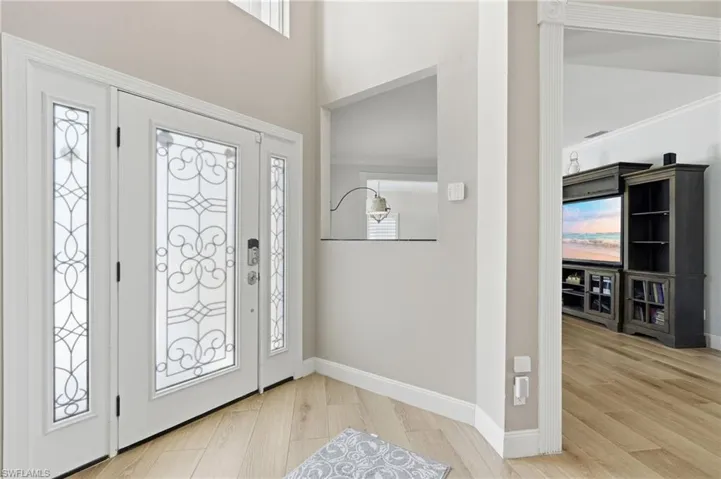 308 Wentworth Ct, Naples, Florida 34104