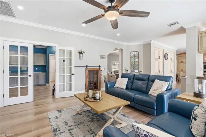308 Wentworth Ct, Naples, Florida 34104