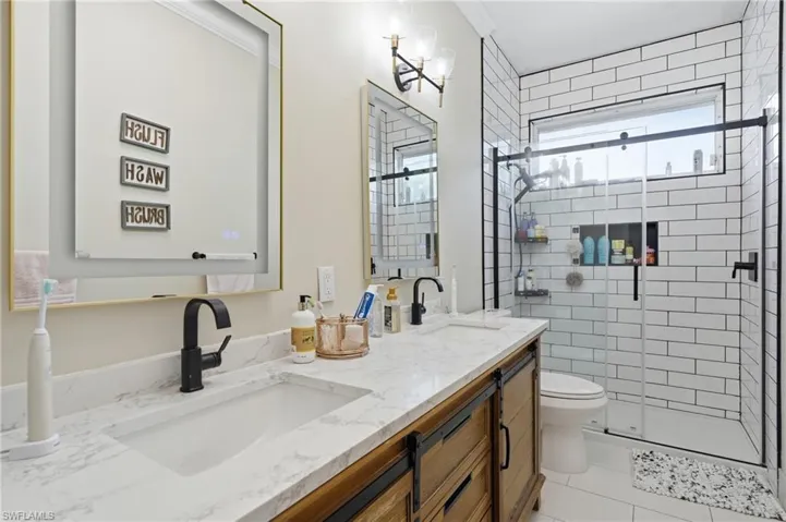 308 Wentworth Ct, Naples, Florida 34104