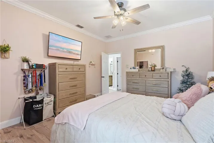 308 Wentworth Ct, Naples, Florida 34104