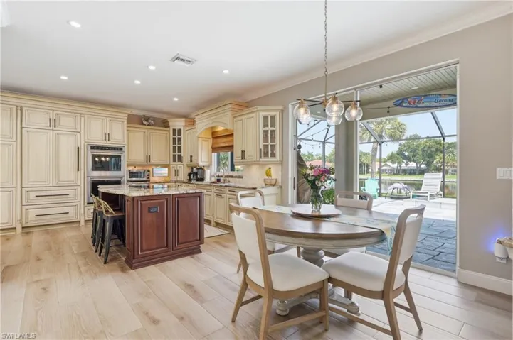 308 Wentworth Ct, Naples, Florida 34104