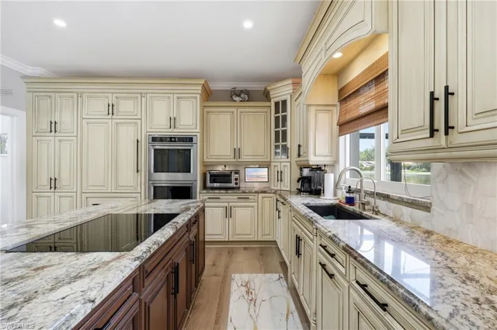 308 Wentworth Ct, Naples, Florida 34104