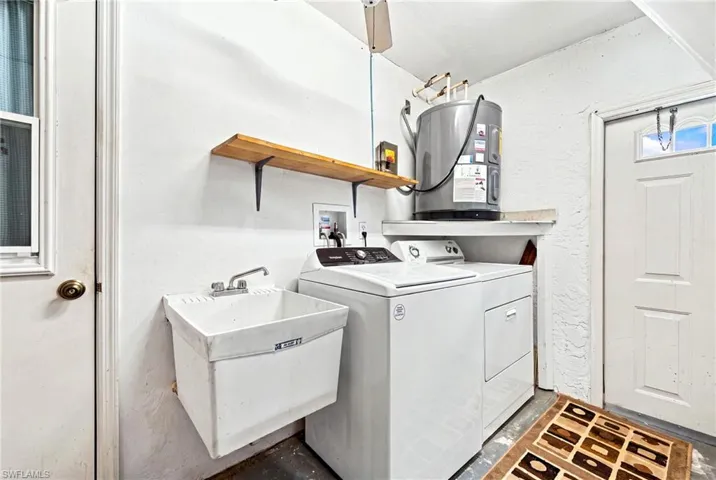 17880 Dracena Cir, North Fort Myers, Florida 33917